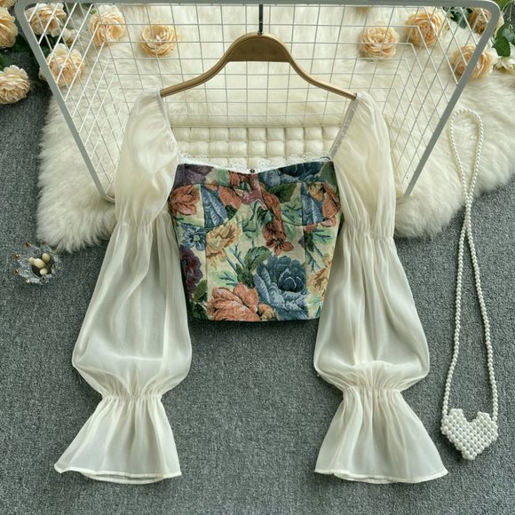 Tops - NWOT Floral Print Blouse Long Puff Sleeve Crop Top